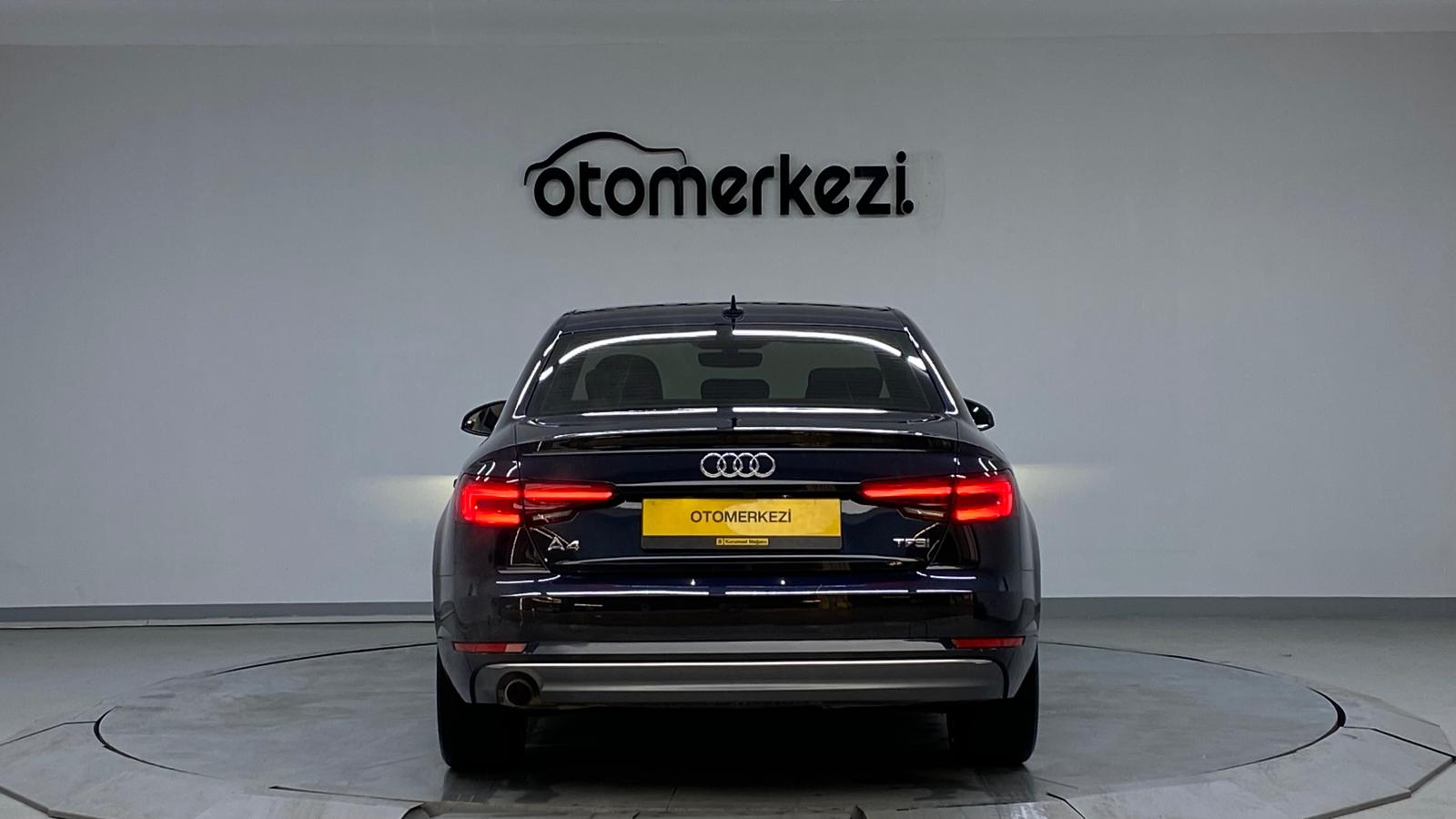 AUDI A4 26